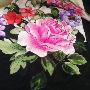🌹🌹 NEW Authentic GUCCI GG Floral Oversized Shawl with Gucci Logo - Gorgeous